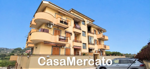 Foto Appartamento in Via Nettunense, Albano Laziale Pavona di 100 m²