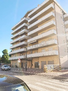 Foto Appartamento a Pescara Porta Nuova di 100 m² con 3 locali in affitto