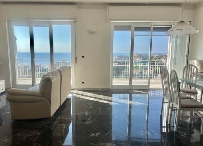Foto Appartamento in Strada Solaro 73, Sanremo Solaro di 200 m² in vendita