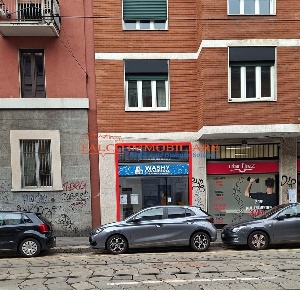 Foto Locale commerciale in VIA RUBENS, Milano San Siro di 48 m² in vendita