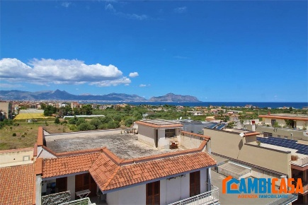 Foto Appartamento in Via Padre Giuseppe La Rocca, Ficarazzi di 140 m²