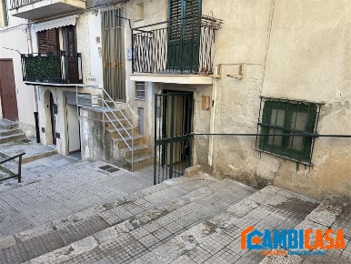 Foto Appartamento in Salita Sant'Isidoro, Monreale Centro di 90 m²