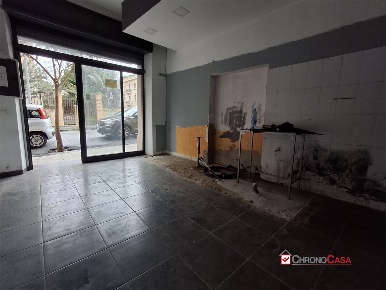 Foto Locale commerciale in via maddalena, Messina Battisti - Avignone