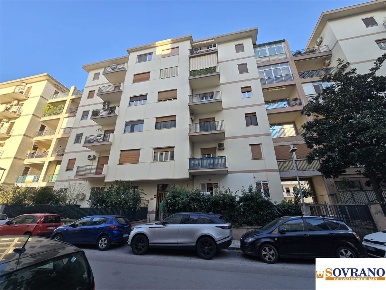 Foto Appartamento a Palermo De Gasperi - Croce Rossa di 140 m² con 5 locali