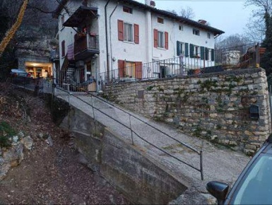 Foto Appartamento in Piave, Bovezzo di 180 m² con 10 locali in vendita