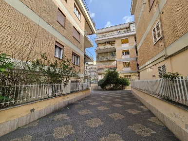 Foto Appartamento in VIA FRANCESCO NERLI, Roma di 70 m² con 3 locali