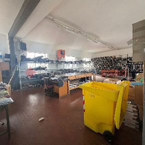 Foto Capannone industriale in Via Provinciale Statale 438, Agliana Centro