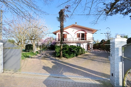 Foto Casa indipendente in Coronella, Poggio Renatico Coronella di 250 m²