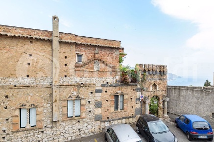 Foto Appartamento in Via Fontana Vecchia 5, Taormina Centro di 100 m²