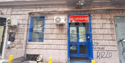 Foto Negozio in macedonio melloni, Napoli San Carlo All'Arena di 55 m²