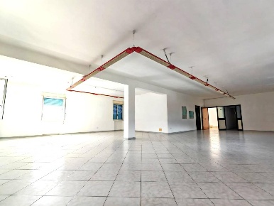 Foto Ufficio in rotoli, Lamezia Terme Rotoli di 360 m² con 2 locali