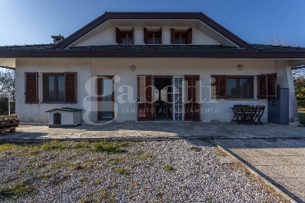 Foto Villa singola in Via Villalta 17, Chions di 126 m² con 3 locali