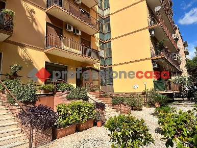 Foto Appartamento in Milo, Catania Cibali di 95 m² con 3 locali in vendita