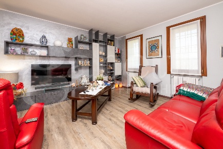 Foto Villa singola in Via Vallongo 1, Tribano di 230 m² con 7 locali