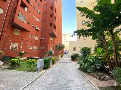 Foto Appartamento in Via Ponzio Cominio 56, Roma Cinecittà di 70 m²