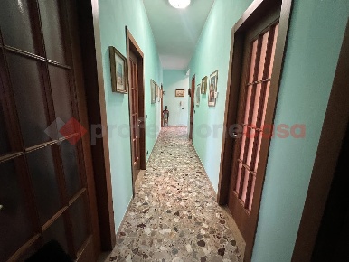 Foto Appartamento in Via VICOLO TERRA' 3/A, Verona Veronetta di 120 m²