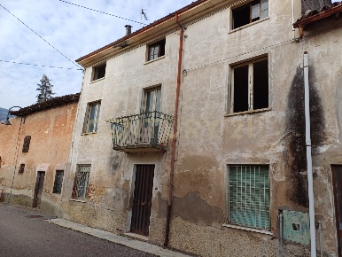 Foto Rustico in Via Gorghello 2, Verona Centro di 125 m² con 6 locali