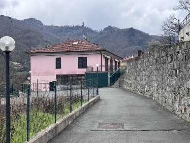 Foto Appartamento in Via Pian della Cà 8, Borzonasca Centro di 45 m²