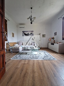 Foto Villa singola a Lucca di 240 m² con 240 locali in vendita