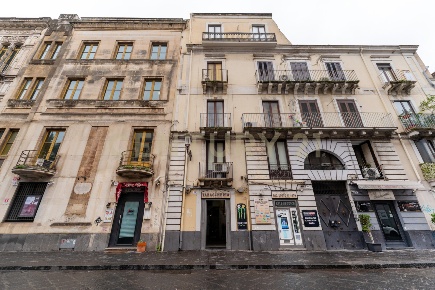 Foto Attività commerciale in Via Antonino di Sangiuliano 239, Catania