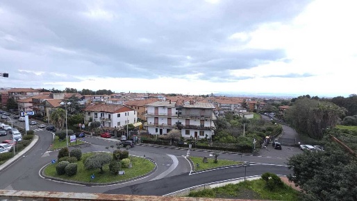 Foto Appartamento a Mascalucia Centro di 110 m² con 4 locali in vendita