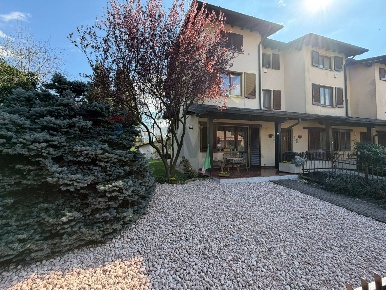 Foto Villa a schiera in vicolo sant'alessandro 4/5, Arcisate Centro