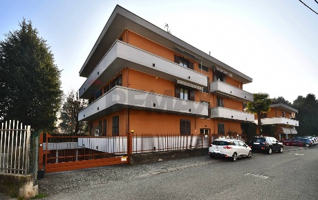 Foto Appartamento in VIA CERESIO 9, Cardano al Campo di 115 m² con 3 locali