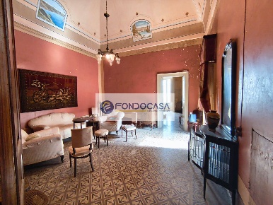 Foto Appartamento in Piazza Sant'Oronzo, Botrugno di 330 m² con 10 locali