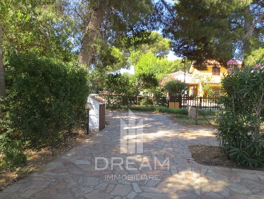 Foto Villa a schiera in via del Mare, Sant'Anna Arresi di 150 m² in vendita