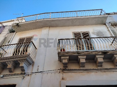 Foto Casa indipendente a Chiaramonte Gulfi Centro di 156 m² con 5 locali