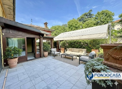 Foto Attico a Palazzolo sull'Oglio Centro di 183 m² con 5 locali in vendita