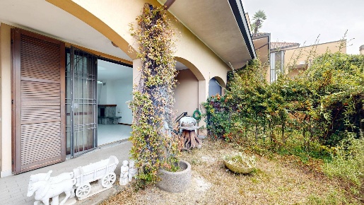 Foto Villa a schiera in via Luigi Cadorna 8/24, Buccinasco Romano Banco