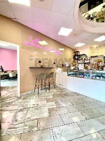 Foto Attività commerciale in Strada Giuseppe Garibaldi 29/B, Parma di 80 m²