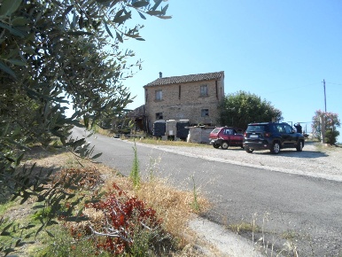 Foto Rustico in Contrada Collelungo 17, Monsampolo del Tronto di 250 m²