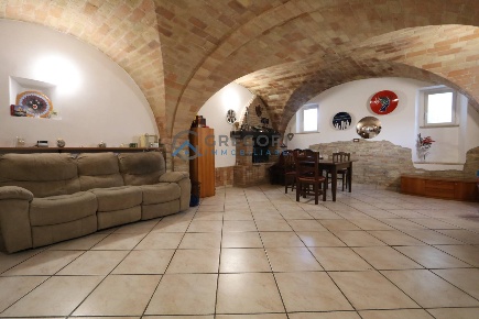 Foto Case semi ndipendenti in Piane Tronto snc, Controguerra di 200 m²