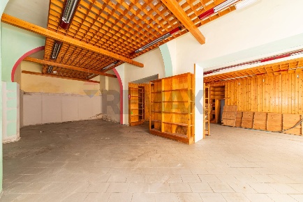 Foto Negozio in Via Isidoro del lungo 63, Montevarchi Città di 124 m²