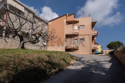 Foto Appartamento in VIALE TRIESTE 5, Recanati Centro di 82 m² con 3 locali