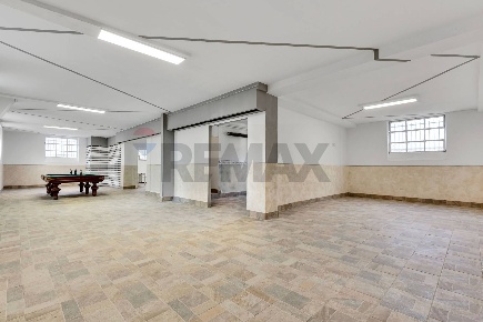 Foto Magazzino in via Bolzano 11, Garbagnate Milanese Centro di 174 m²