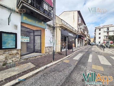 Foto Locale commerciale in Via San Francesco 5, Fondi Centro di 70 m²