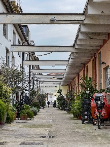 Foto Loft in Via Tucidide 56, Milano Ortica di 180 m² con 3 locali