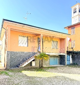 Foto Casa indipendente in via Principale 24, Borgarello Centro di 190 m²