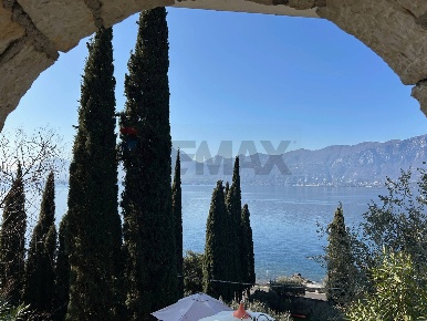 Foto Appartamento a Torri del Benaco Pai di 50 m² con 2 locali in vendita