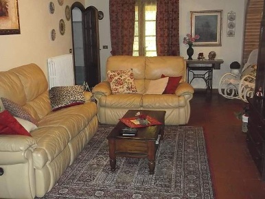 Foto Rustico a Crespina Lorenzana Crespina di 220 m² con 10 locali