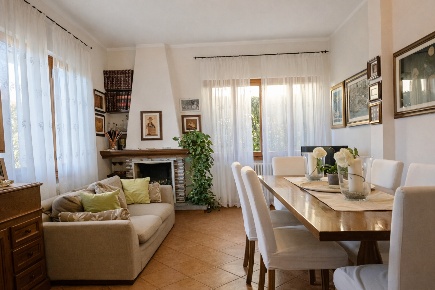 Foto Villa unifamiliare a Forte dei Marmi Centro di 160 m² con 7 locali