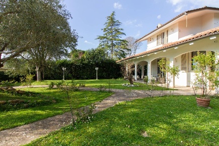 Foto Villa unifamiliare a San Giuliano Terme Asciano, Agnano di 430 m²