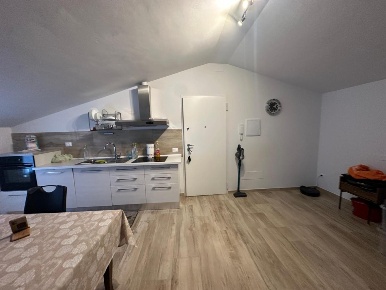 Foto Attico a Capraia e Limite Limite di 40 m² con 2 locali in affitto