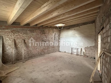Foto Casa indipendente a Cascina Navacchio Sud di 110 m² con 5 locali
