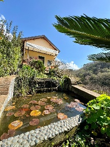 Foto Casa indipendente a Camaiore Camaiore Paese di 88 m² con 5 locali