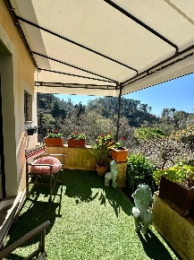 Foto Casa indipendente a Camaiore Camaiore Paese di 88 m² con 5 locali