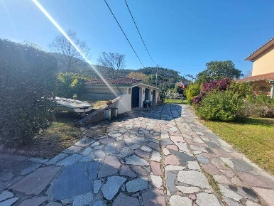 Foto Case semi ndipendenti a Ameglia di 120 m² con 6 locali in vendita